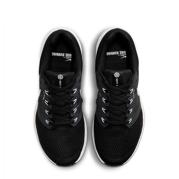 NEW Nike Run Swift 3 Wide 2E Black White Sneakers Athletic Shoes Workout - Picture 2 of 10